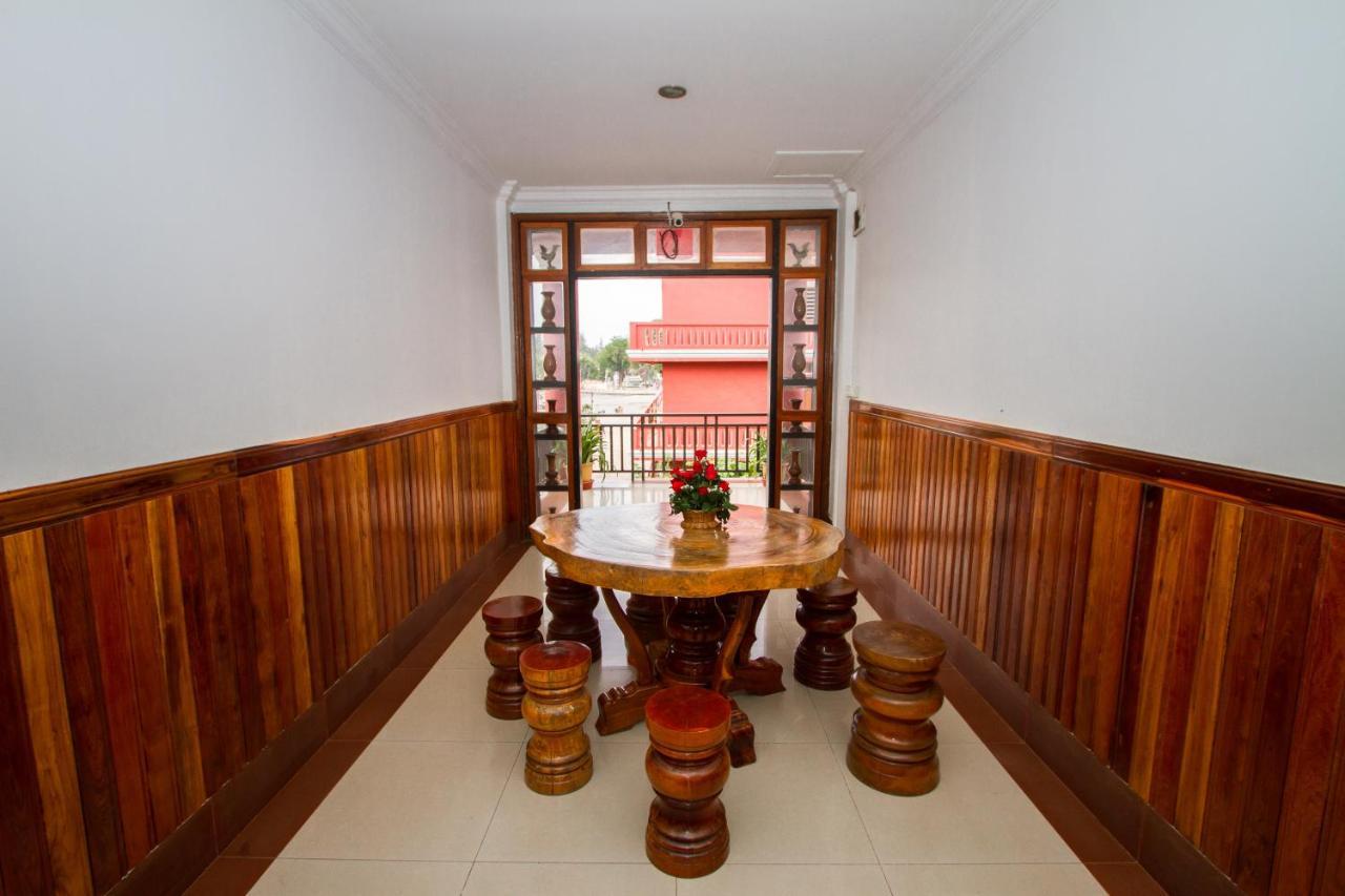 Sisophon Botoum Hotel מראה חיצוני תמונה