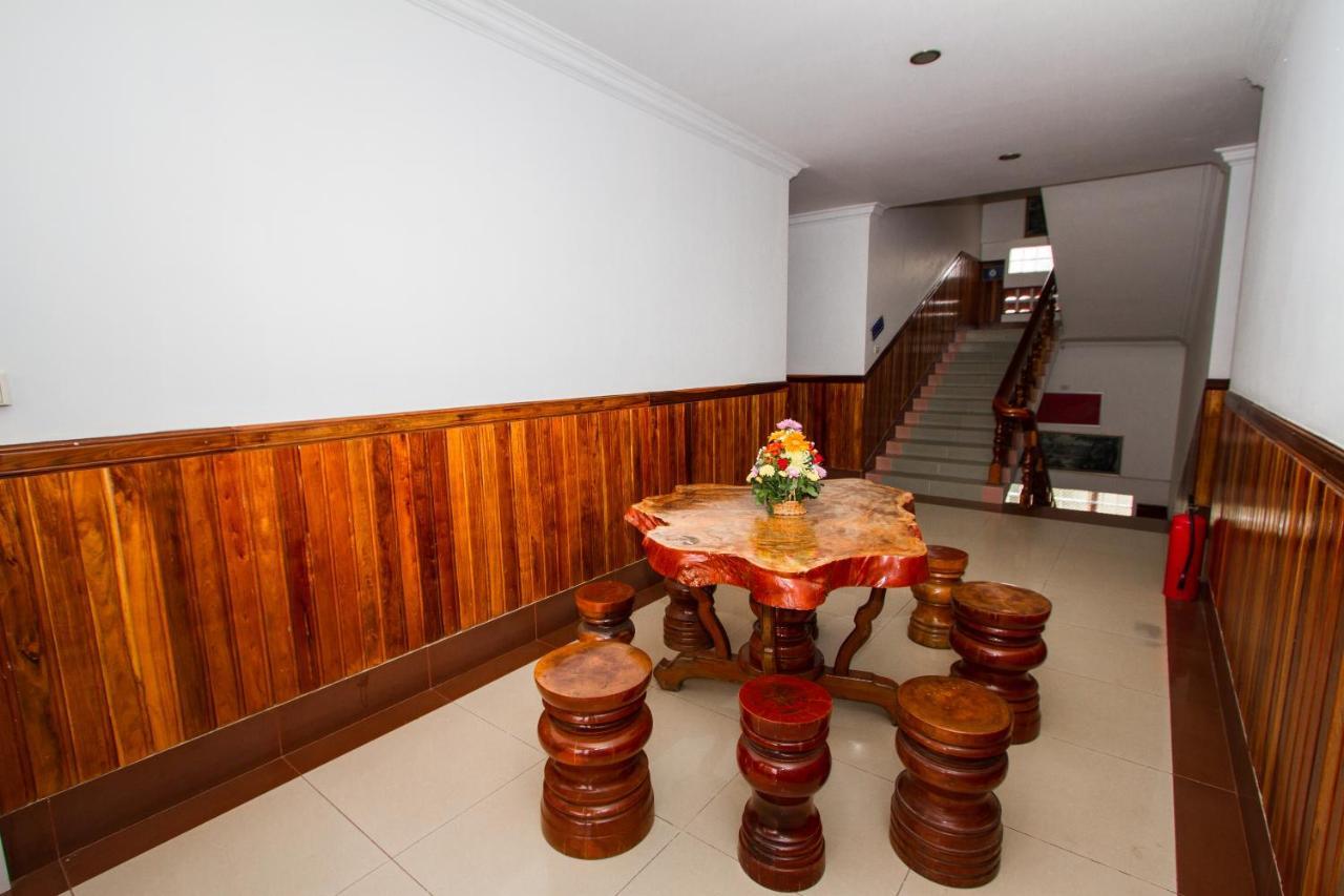 Sisophon Botoum Hotel מראה חיצוני תמונה