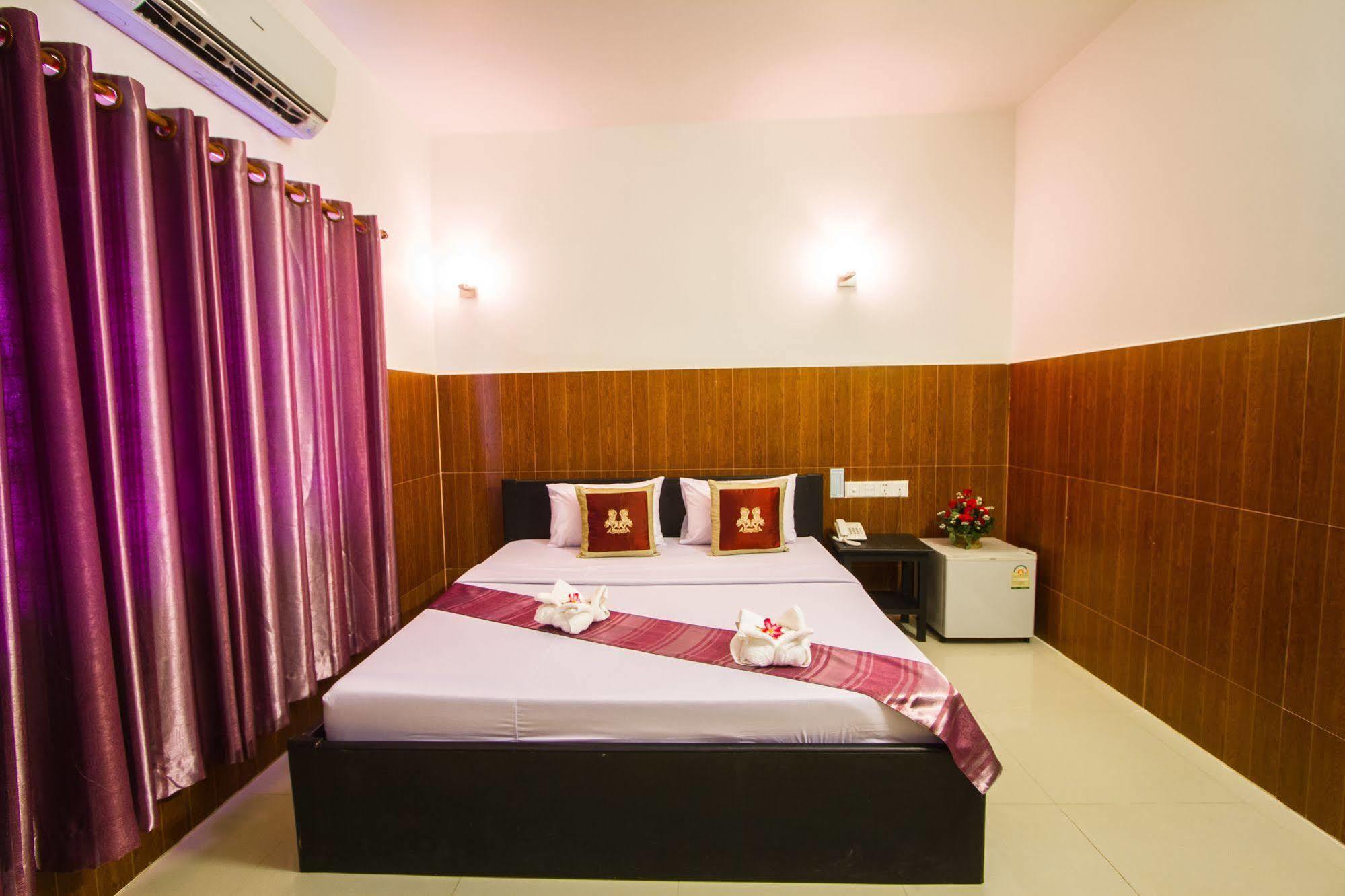 Sisophon Botoum Hotel מראה חיצוני תמונה